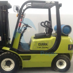 Empilhadeira Clark CMP230 L